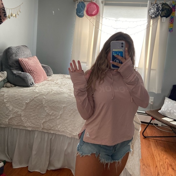 ✰ ✰ REEBOK ATHLETIC HOODED SHIRT ✰ ✰ - Picture 3 of 4